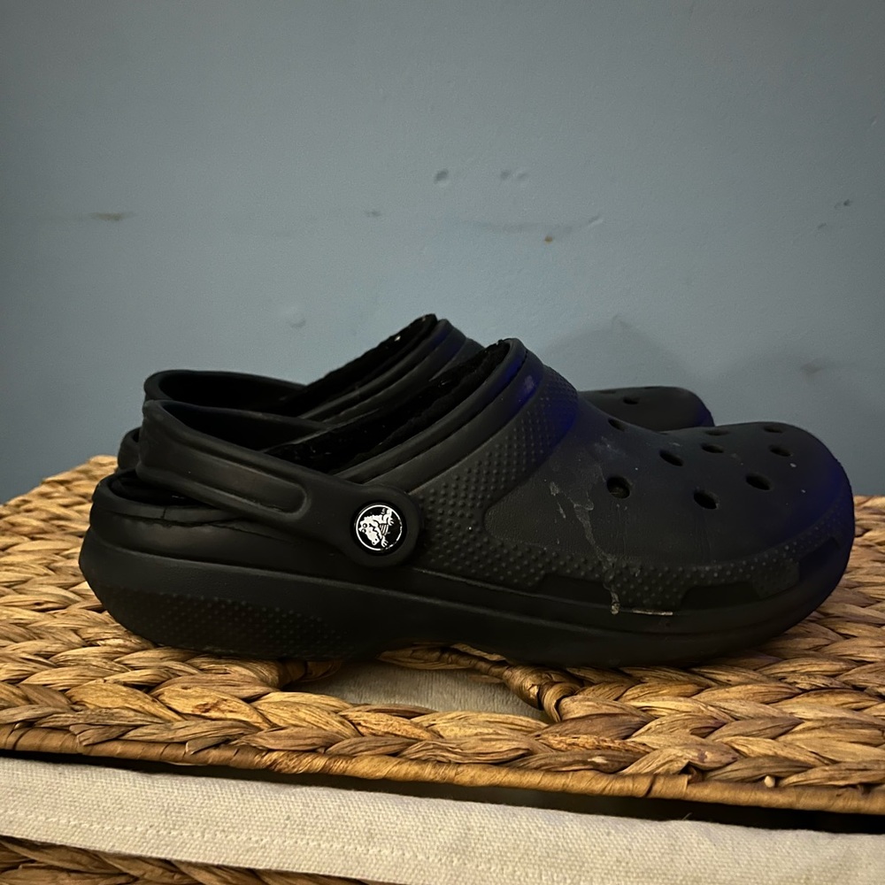 Black Fleece Lined Crocs size 8 - Picture 6 of 6